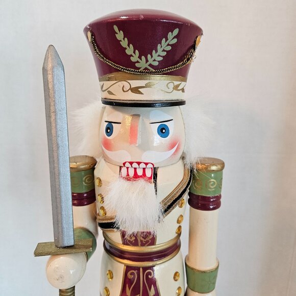 Dan Dee Collectors Choice Deluxe Nutcracker 15" Tall In Box With Sword - Picture 2 of 9